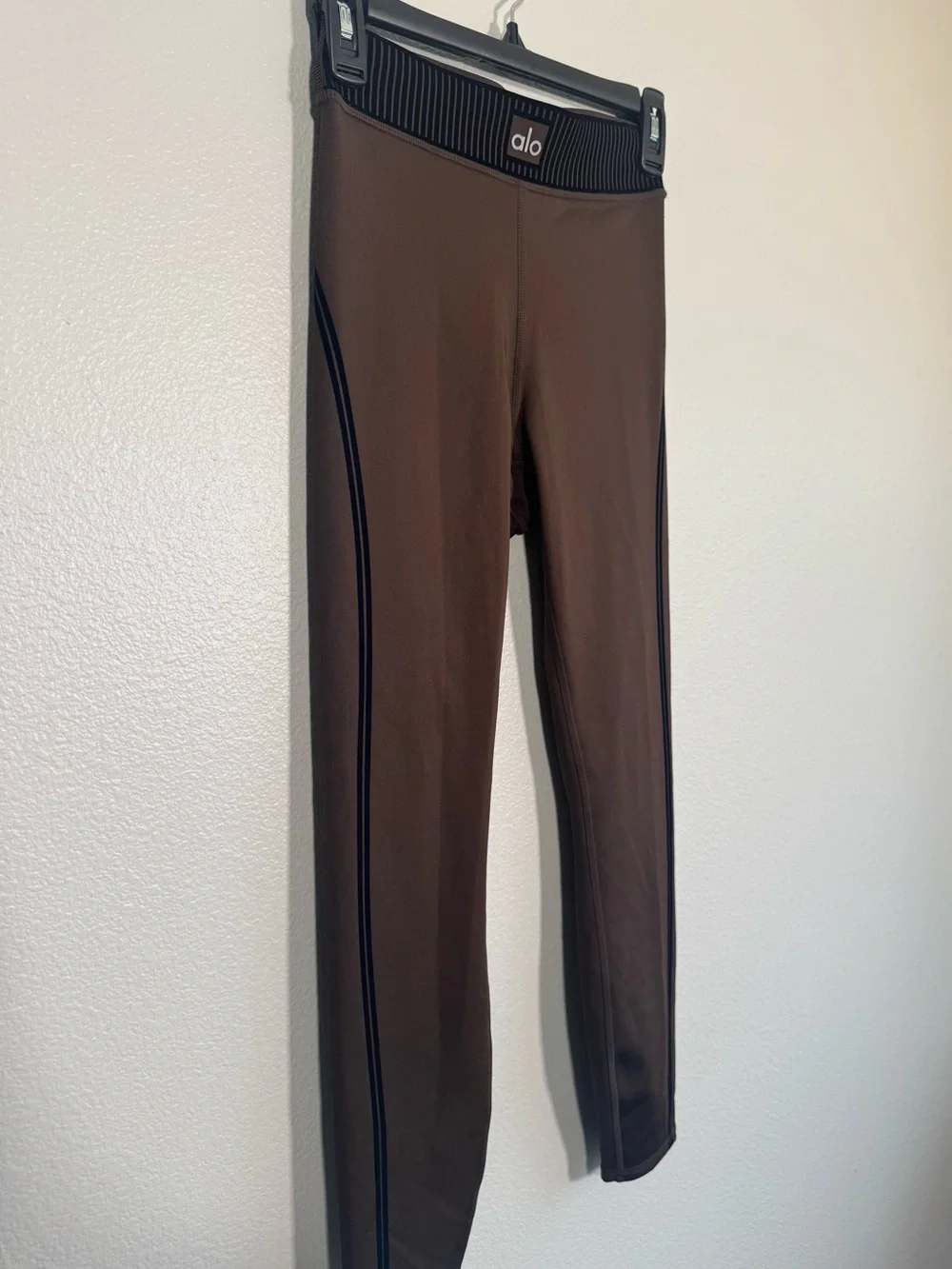 ALO Yoga Airlift High-Waist 7/8 Line Up Legging in Espresso - S